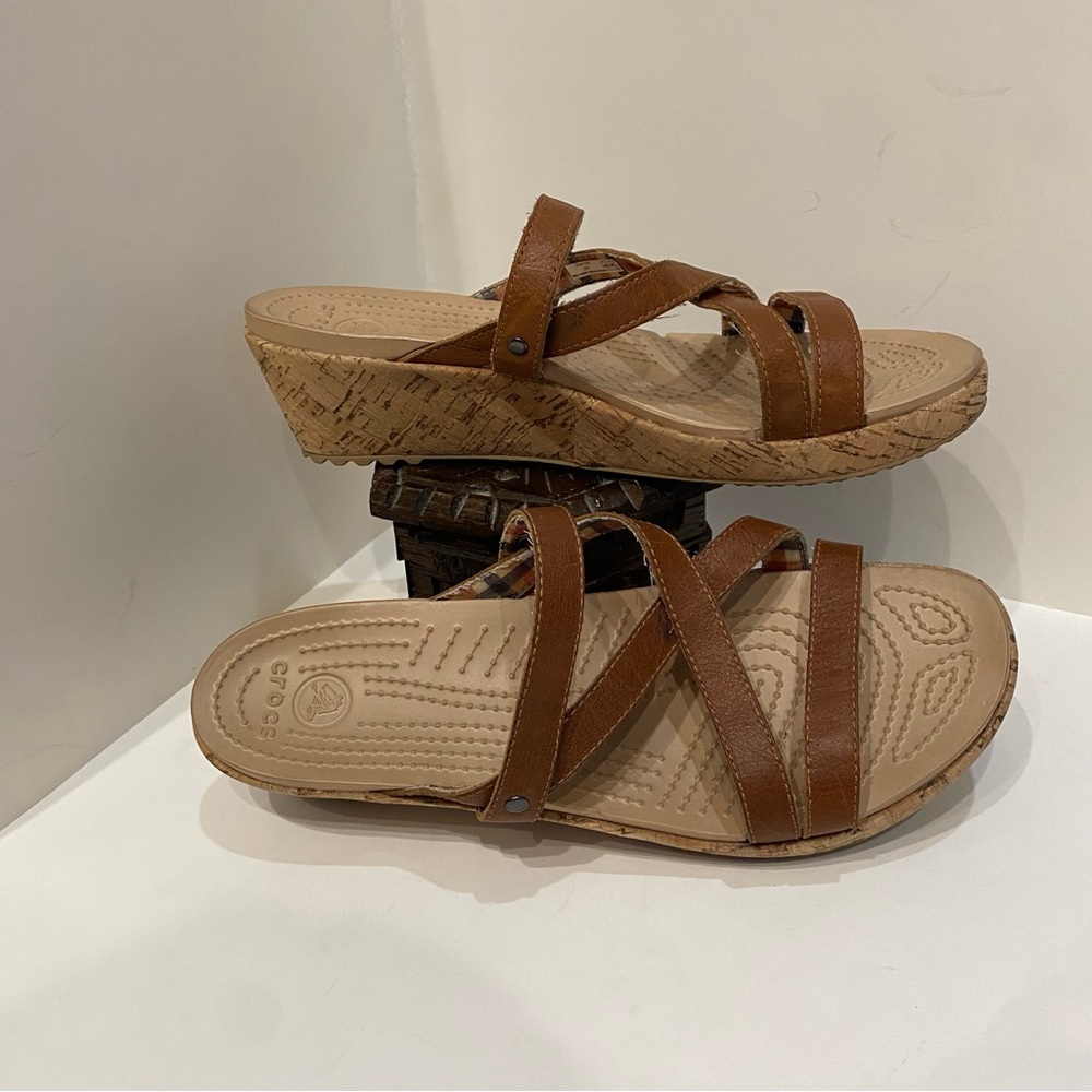 Crocs A- Leigh Cork Wedge Sandals Brown Leather Straps Strappy Size 10 Summer